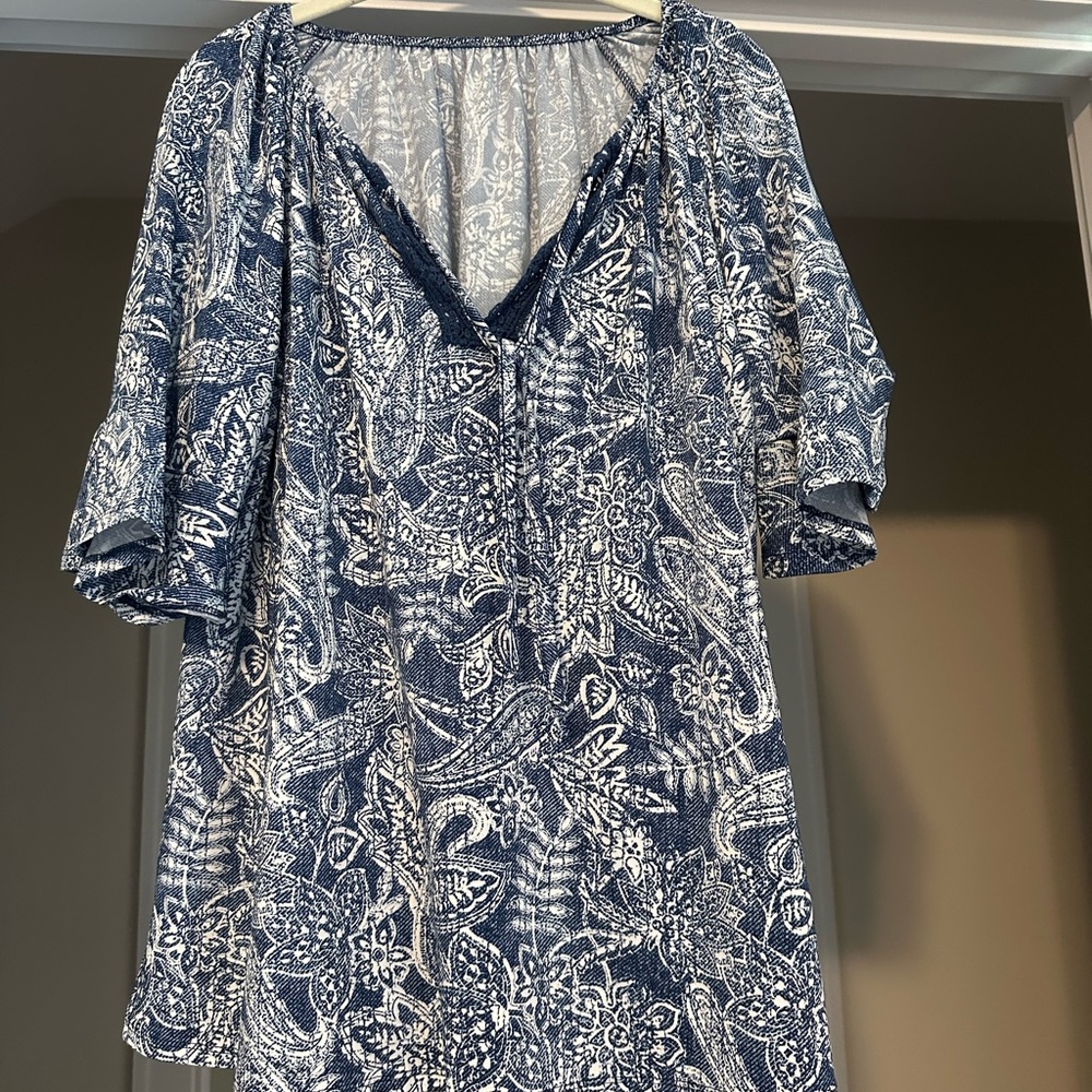 Avenue Blue and white shirt